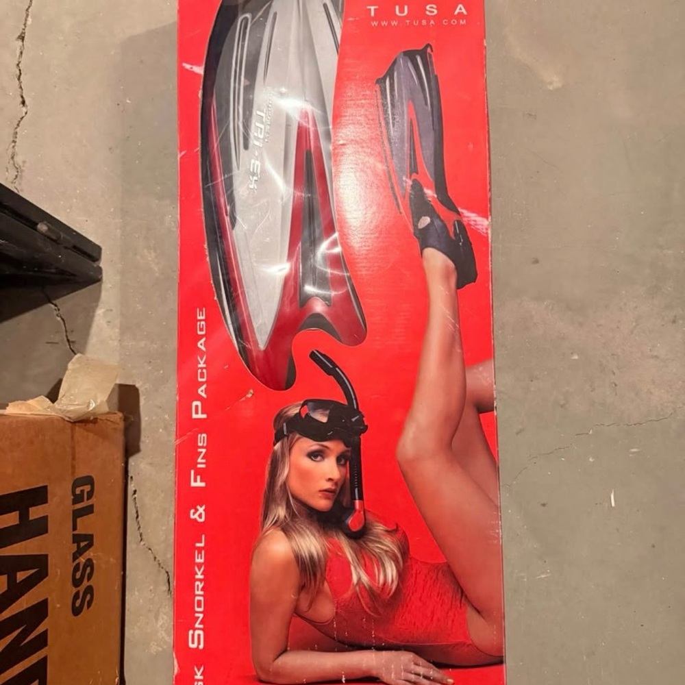 Women's Snorkel & Fins Set - Black & Red